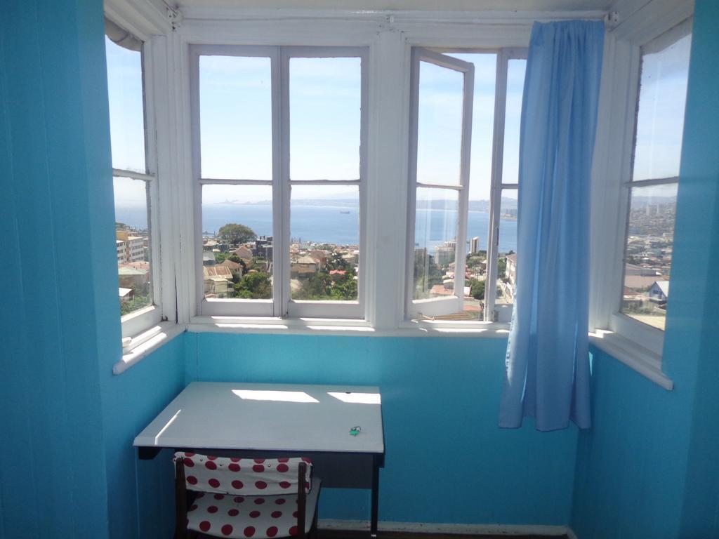 Hostal Faro Azul 瓦尔帕莱索 客房 照片