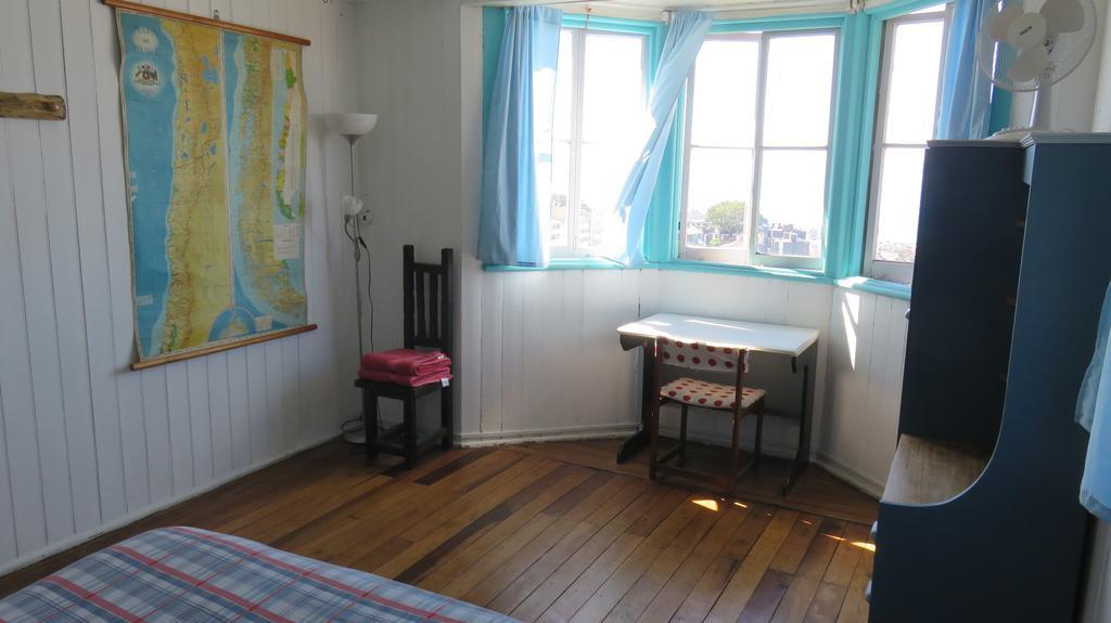 Hostal Faro Azul 瓦尔帕莱索 外观 照片